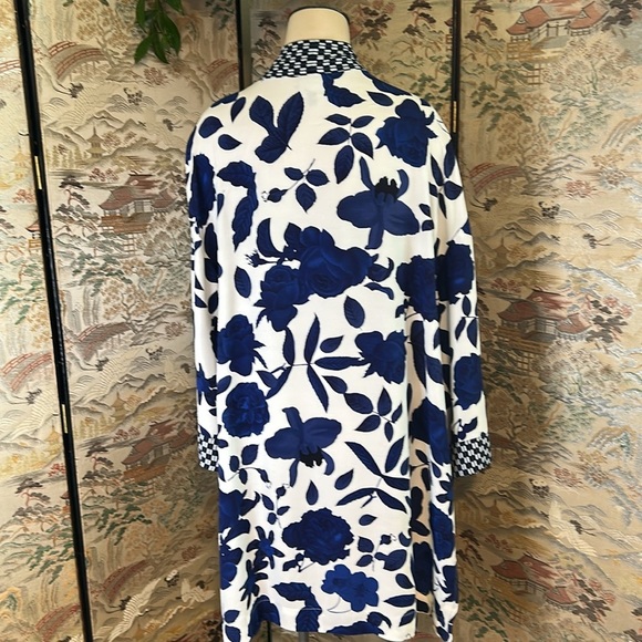 CABI BOTANICAL KIMONO STYLE TOPPER COVER UP BLUE/WHITE FLORAL PRINT SZ M/L - Picture 5 of 14